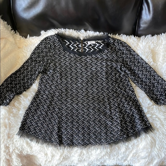 Anthropologie 9-H15 Stcl NWOT Black/ White Textured Fringe Blouse Size Small - Picture 2 of 10